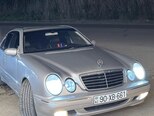 Mercedes E 280-1