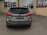 Kia Carens-8