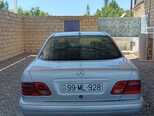 Mercedes E 220-2