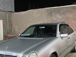 Mercedes E 240-2