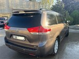 Toyota Sienna-7