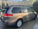 Toyota Sienna-5