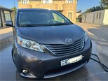 Toyota Sienna-10