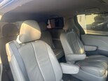 Toyota Sienna-16