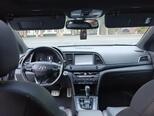 Hyundai Elantra-3