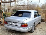 Mercedes 200 D-2
