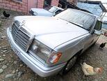 Mercedes 200 D-1