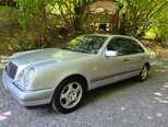 Mercedes E 240-1