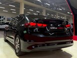 Hyundai Elantra-12