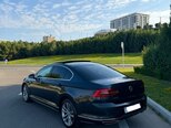 Volkswagen Passat-11