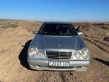 Mercedes E 220-1