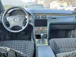 Mercedes E 220-3