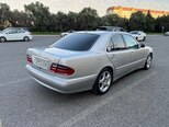 Mercedes E 320-7