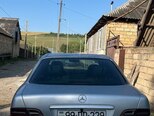 Mercedes E 240-6