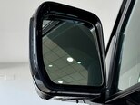 Land Rover Defender-7