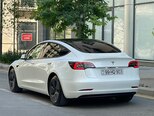 Tesla Model 3-5
