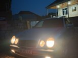 Mercedes E 200-2