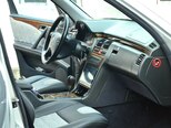 Mercedes E 220-11