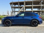 Infiniti QX70-3