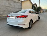 Hyundai Elantra-9