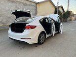 Hyundai Elantra-16