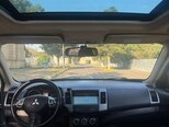 Mitsubishi Outlander-3