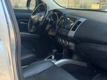 Mitsubishi Outlander-13