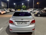 Hyundai Accent-4