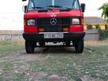 Mercedes 208 D-6