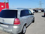 Opel Zafira-8