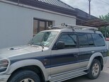 Mitsubishi Pajero-2