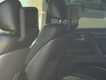 Toyota Land Cruiser-9