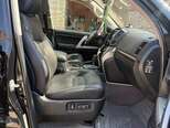 Toyota Land Cruiser-11