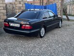 Mercedes E 240-2