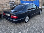 Mercedes E 240-4