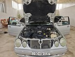 Mercedes E 240-8