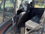 Mitsubishi Pajero-8