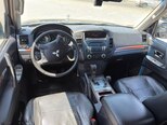 Mitsubishi Pajero-6