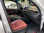 Lexus LX 450d-35
