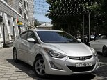Hyundai Elantra-2