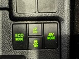 Toyota Corolla Fielder-23