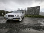 Mercedes E 300-15