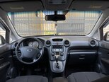 Kia Carens-12