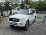 Mitsubishi Pajero-7