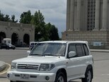 Mitsubishi Pajero io-2
