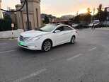 Hyundai Sonata-12