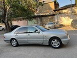 Mercedes E 230-5