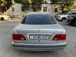 Mercedes E 230-7