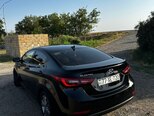 Hyundai Elantra-3