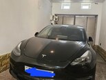 Tesla Model 3-1